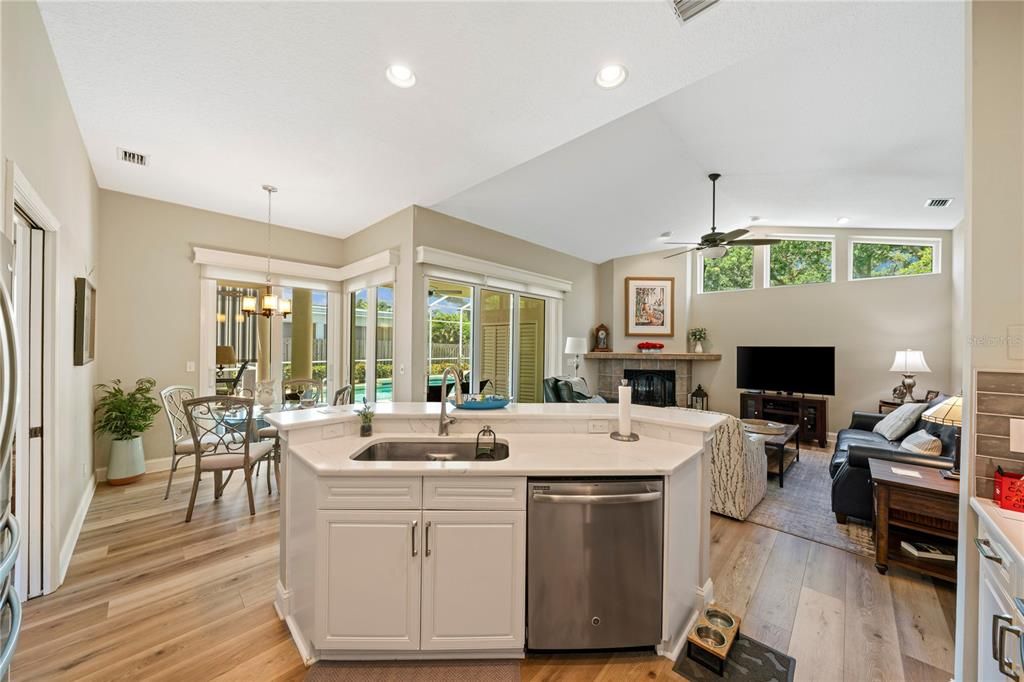 Active With Contract: $998,900 (3 beds, 3 baths, 2214 Square Feet)