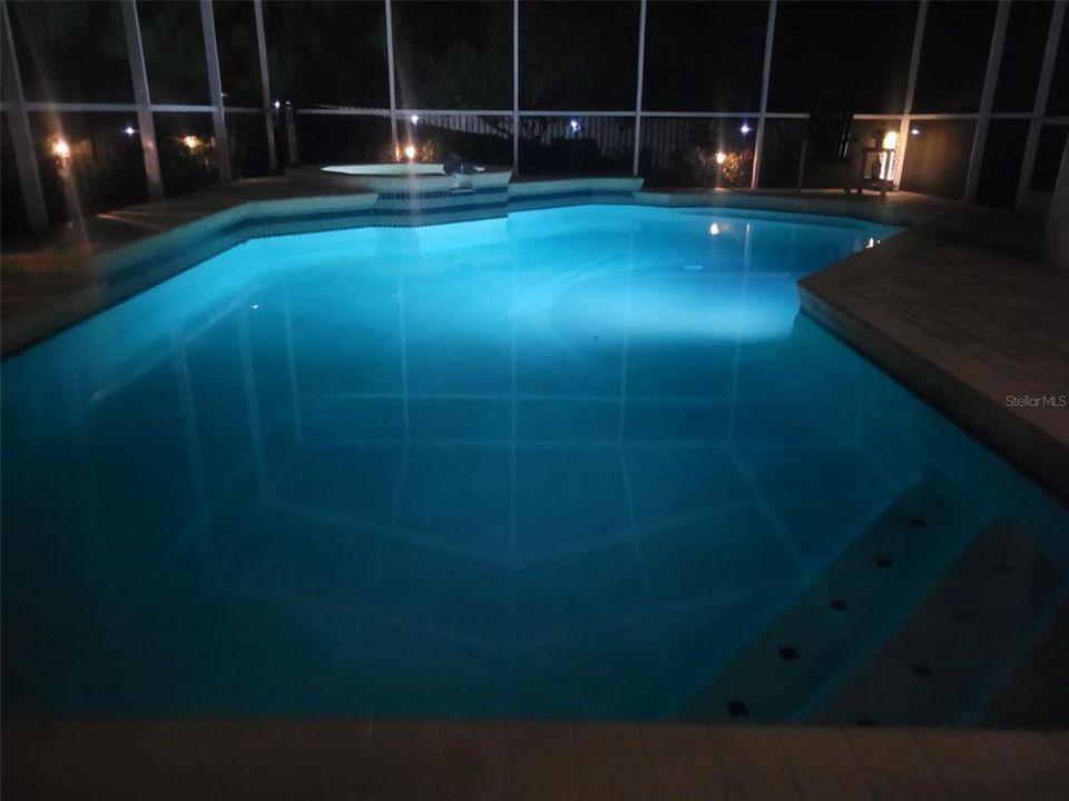 Active With Contract: $998,900 (3 beds, 3 baths, 2214 Square Feet)