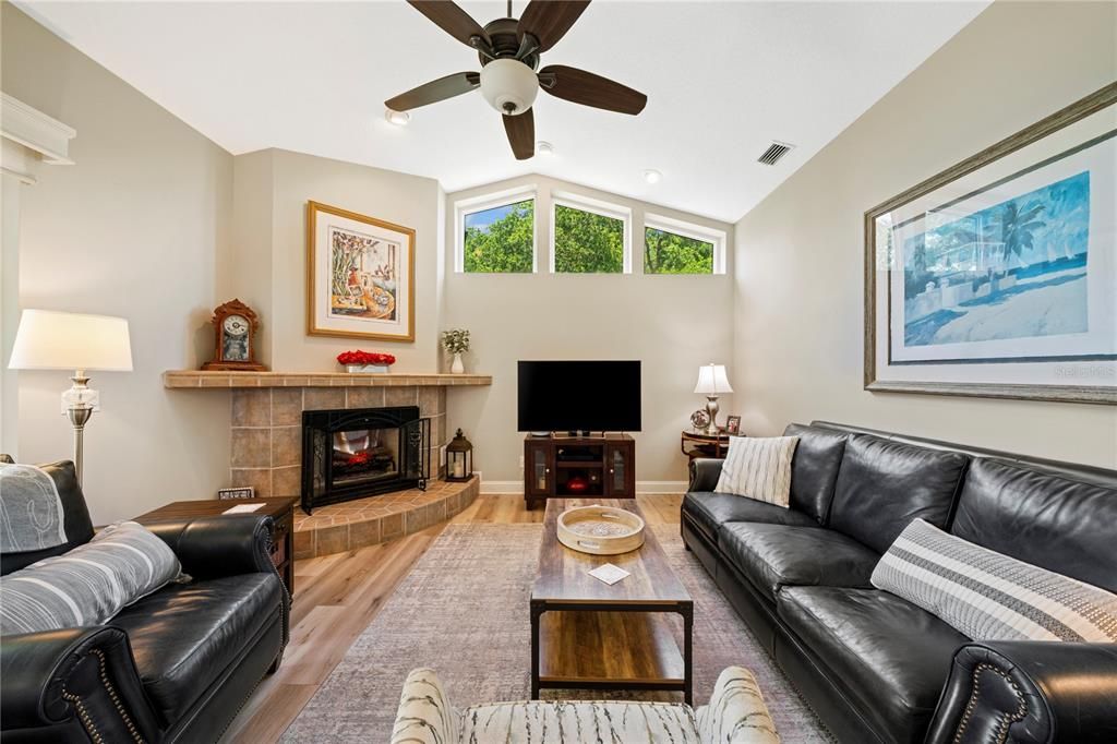 Active With Contract: $998,900 (3 beds, 3 baths, 2214 Square Feet)