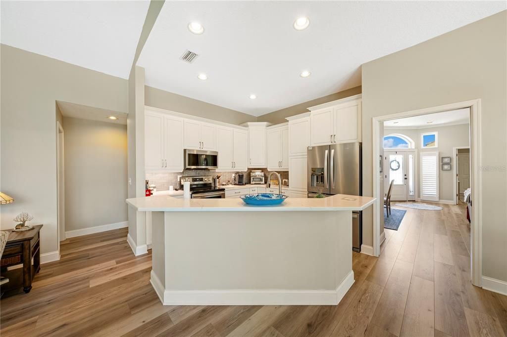 Active With Contract: $998,900 (3 beds, 3 baths, 2214 Square Feet)