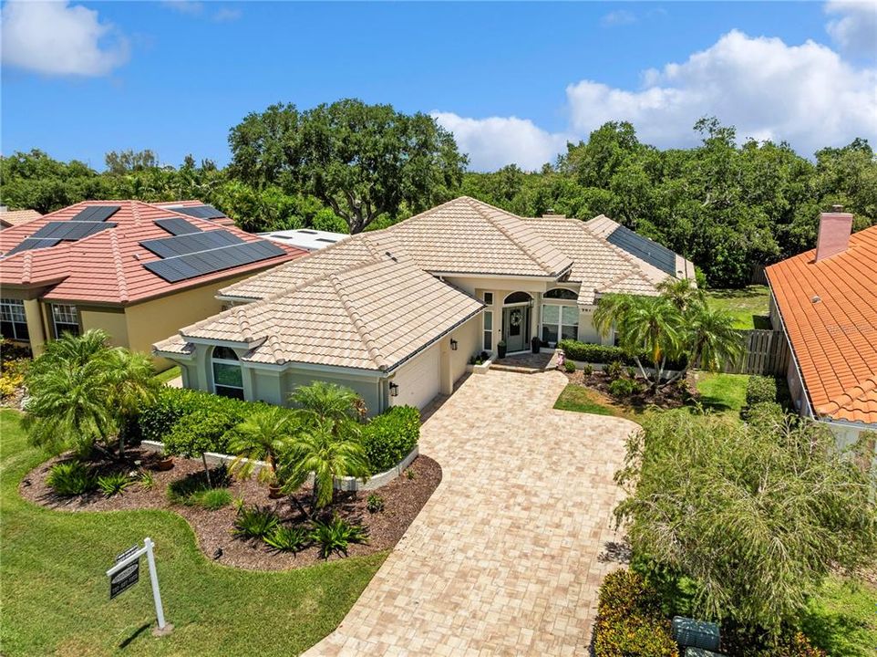 Active With Contract: $998,900 (3 beds, 3 baths, 2214 Square Feet)