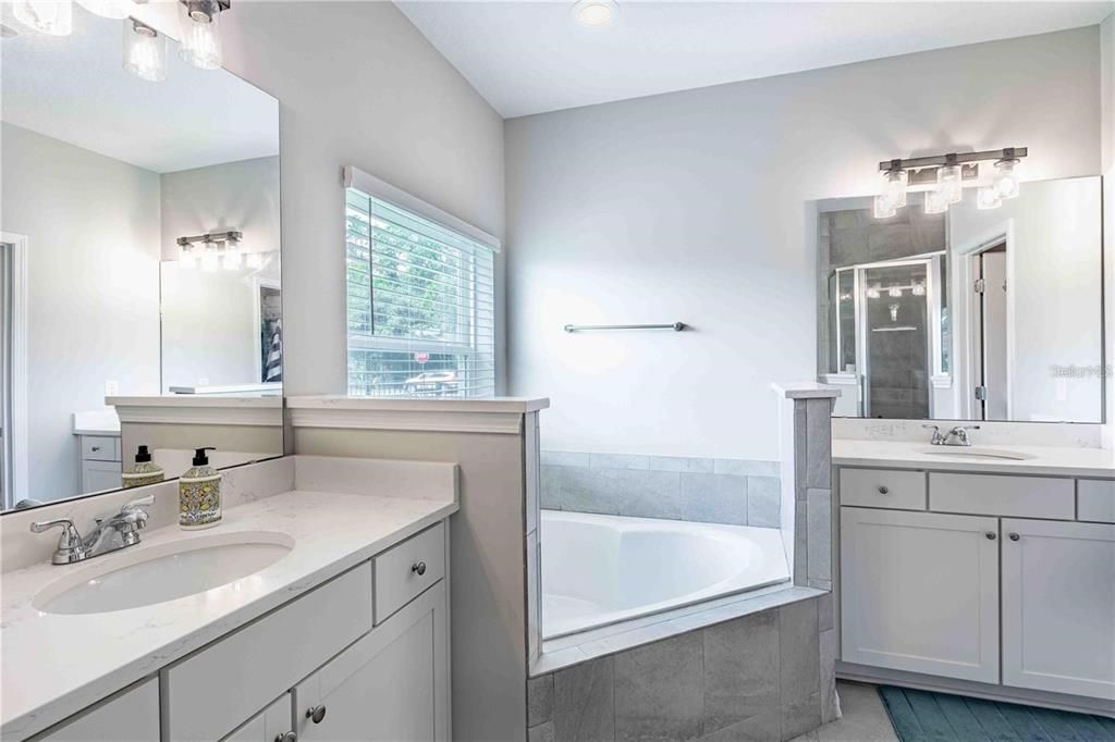 For Sale: $850,000 (5 beds, 4 baths, 3100 Square Feet)