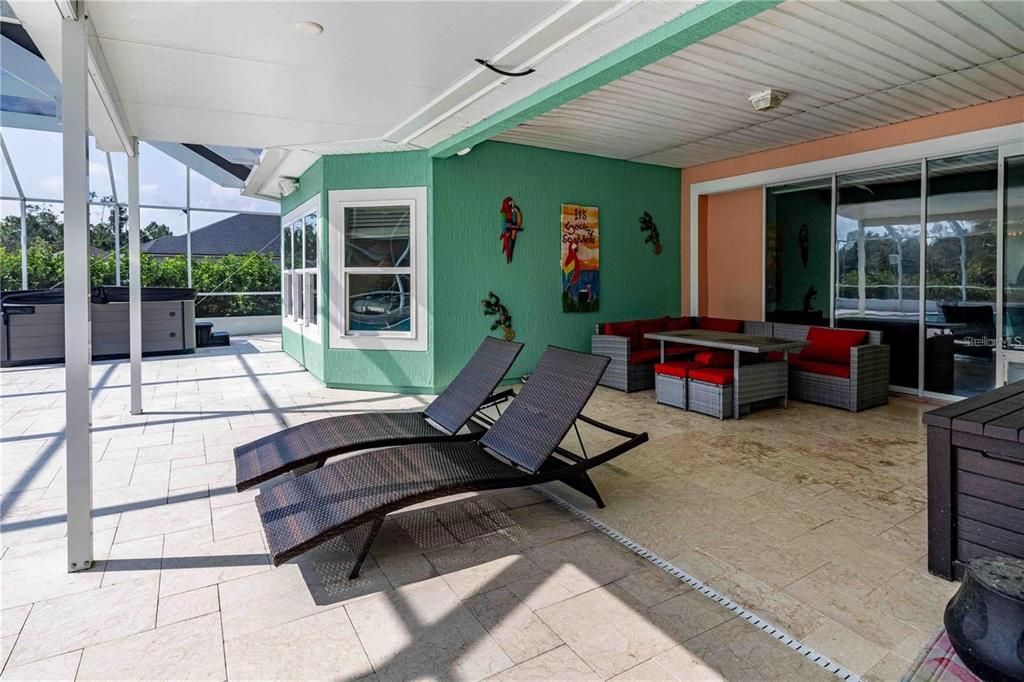 For Sale: $850,000 (5 beds, 4 baths, 3100 Square Feet)