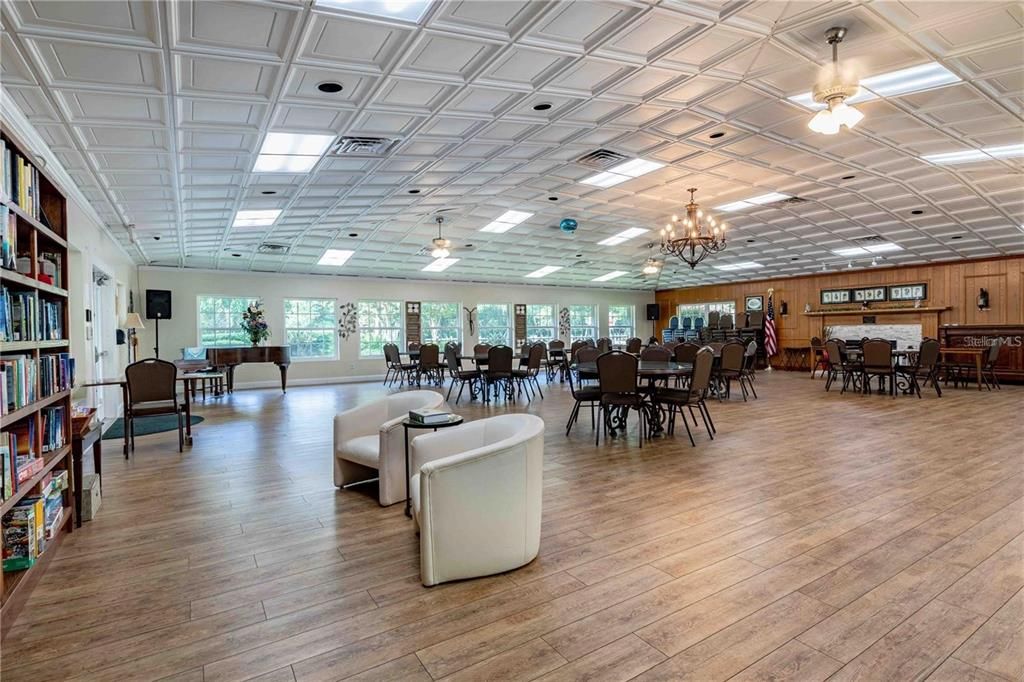 For Sale: $850,000 (5 beds, 4 baths, 3100 Square Feet)