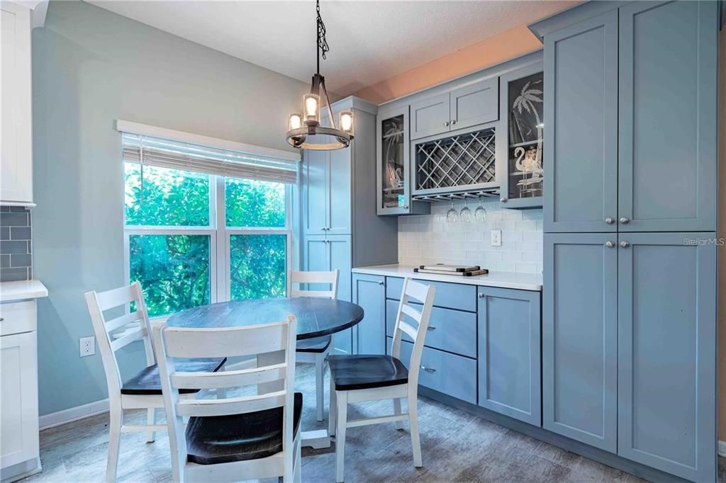 For Sale: $850,000 (5 beds, 4 baths, 3100 Square Feet)