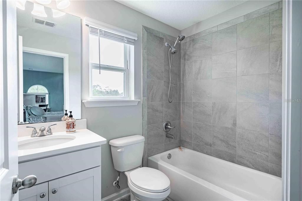 For Sale: $850,000 (5 beds, 4 baths, 3100 Square Feet)