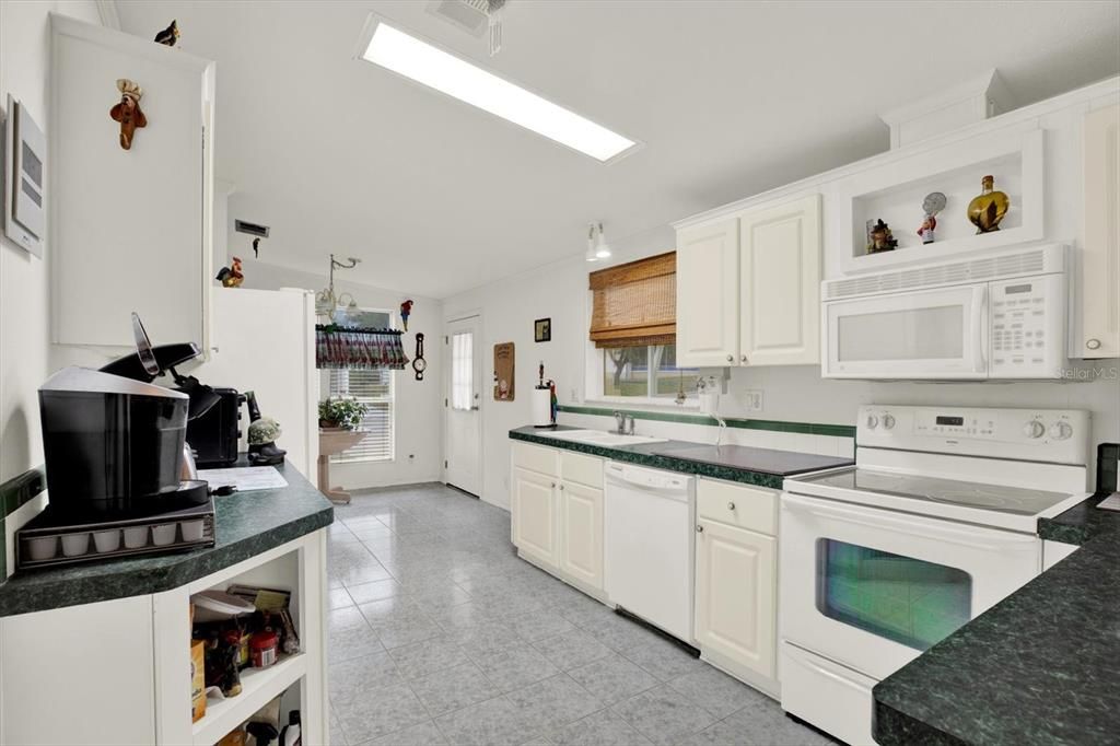 For Sale: $190,000 (3 beds, 2 baths, 1512 Square Feet)