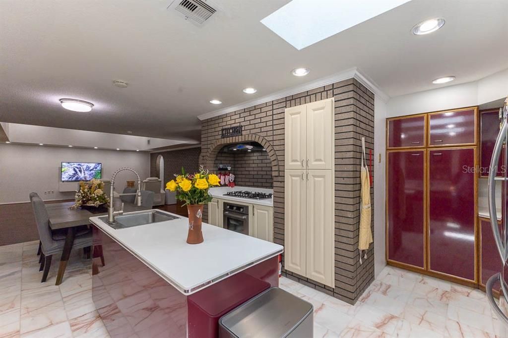For Sale: $1,200,000 (4 beds, 4 baths, 4191 Square Feet)