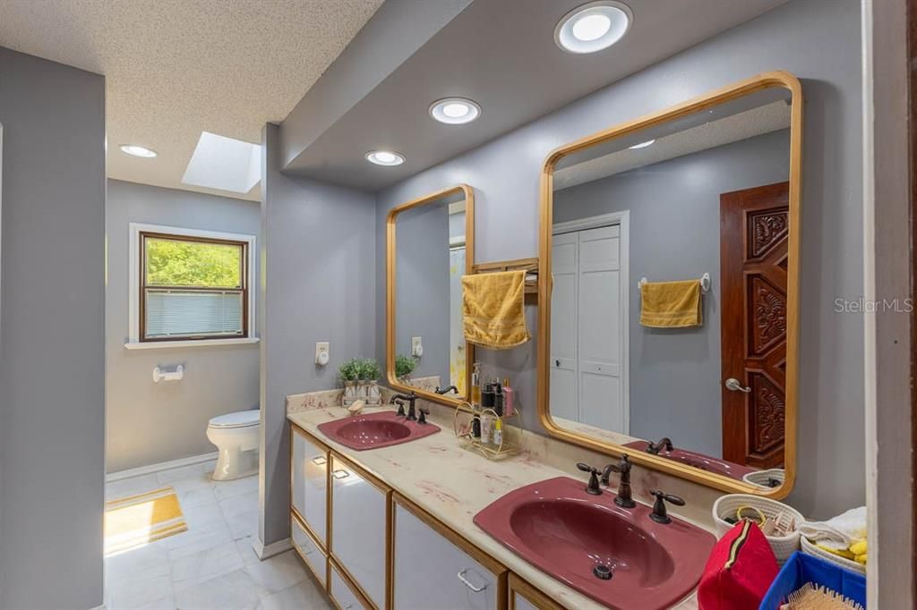 For Sale: $1,200,000 (4 beds, 4 baths, 4191 Square Feet)