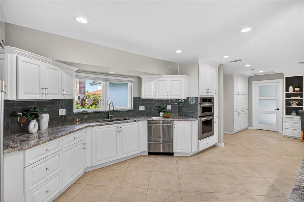 Active With Contract: $1,820,000 (3 beds, 2 baths, 2400 Square Feet)