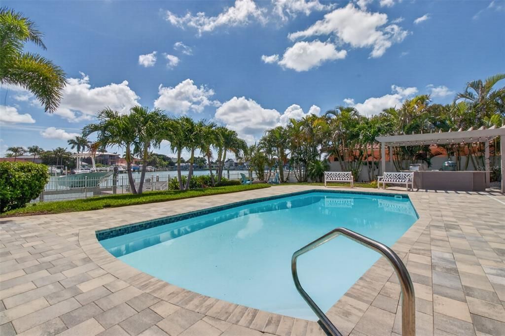 Active With Contract: $1,820,000 (3 beds, 2 baths, 2400 Square Feet)