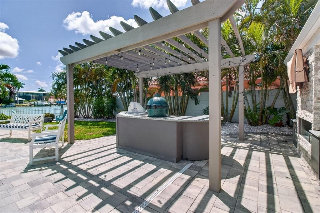 Active With Contract: $1,820,000 (3 beds, 2 baths, 2400 Square Feet)