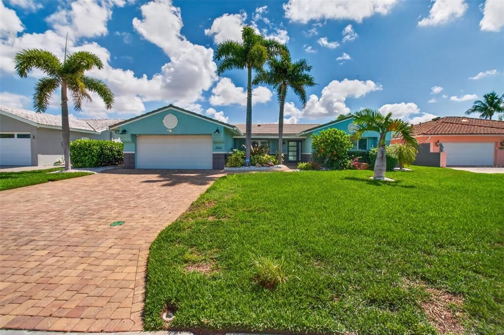Active With Contract: $1,820,000 (3 beds, 2 baths, 2400 Square Feet)