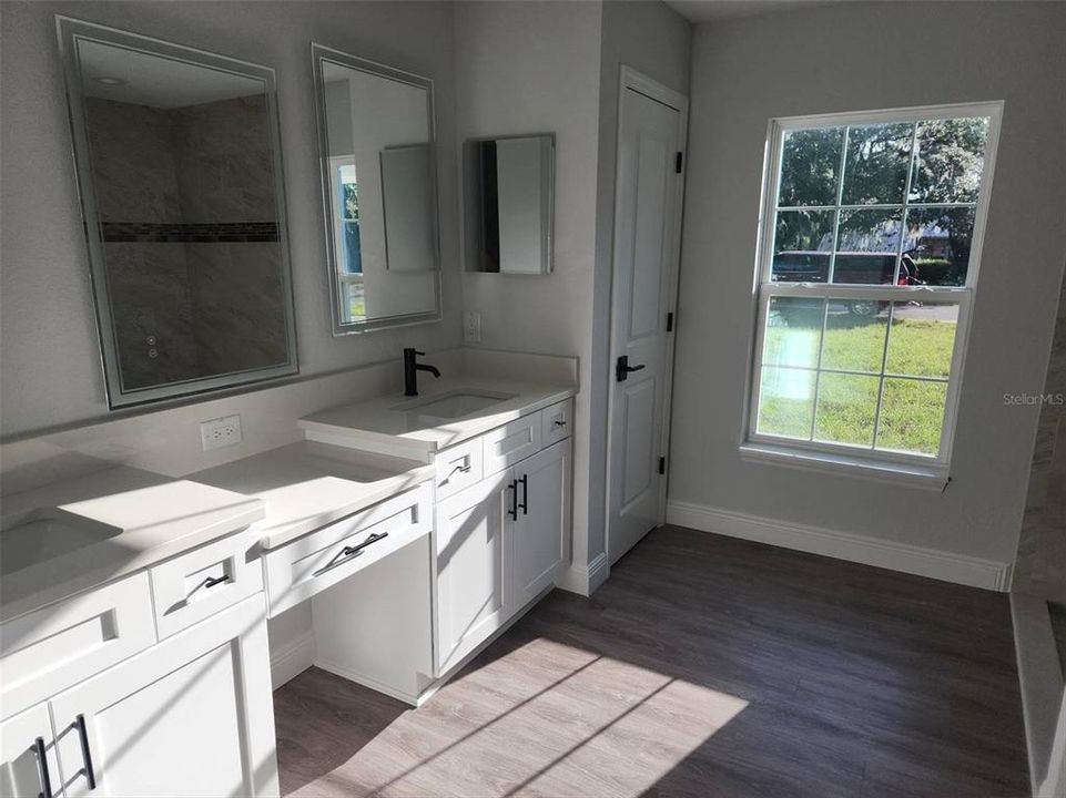 For Sale: $359,900 (3 beds, 2 baths, 1871 Square Feet)
