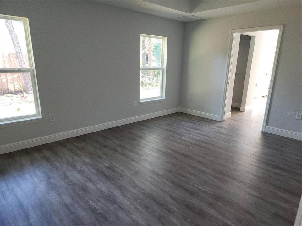 For Sale: $359,900 (3 beds, 2 baths, 1871 Square Feet)