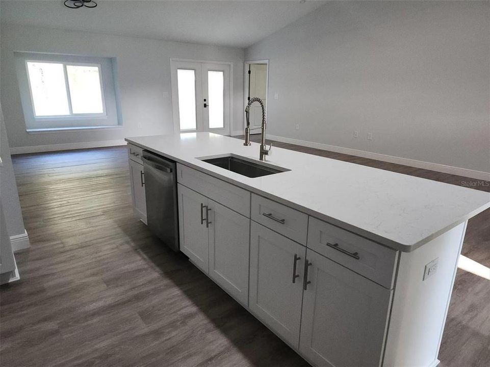 For Sale: $359,900 (3 beds, 2 baths, 1871 Square Feet)
