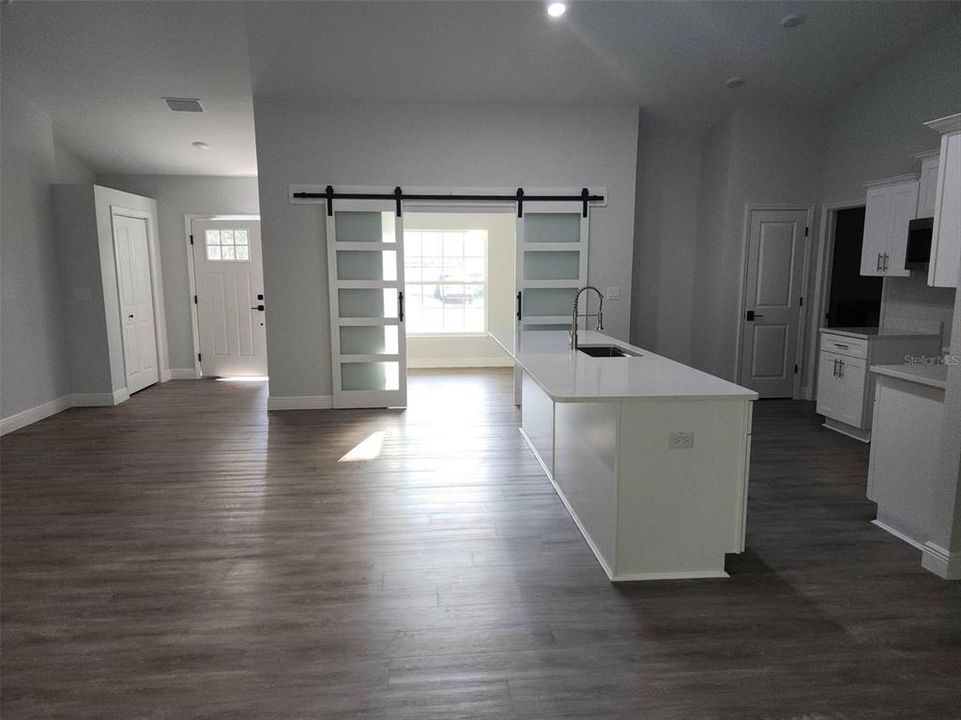 For Sale: $359,900 (3 beds, 2 baths, 1871 Square Feet)