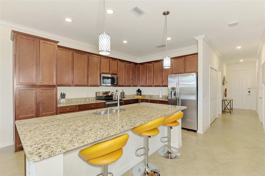 На продажу: $325,000 (2 спален, 2 ванн, 1142 Квадратных фут)