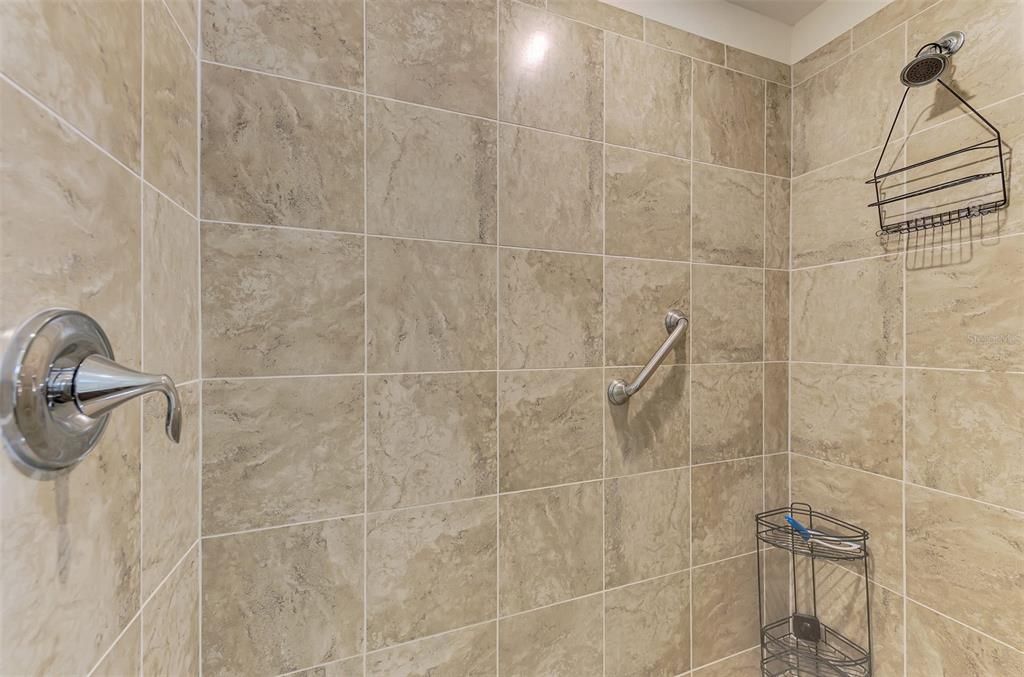 На продажу: $325,000 (2 спален, 2 ванн, 1142 Квадратных фут)
