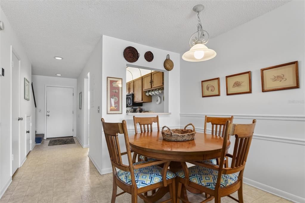 En Venta: $405,000 (2 camas, 2 baños, 1064 Pies cuadrados)