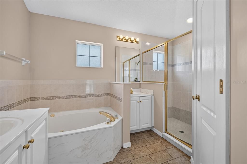 For Sale: $529,900 (3 beds, 2 baths, 1796 Square Feet)
