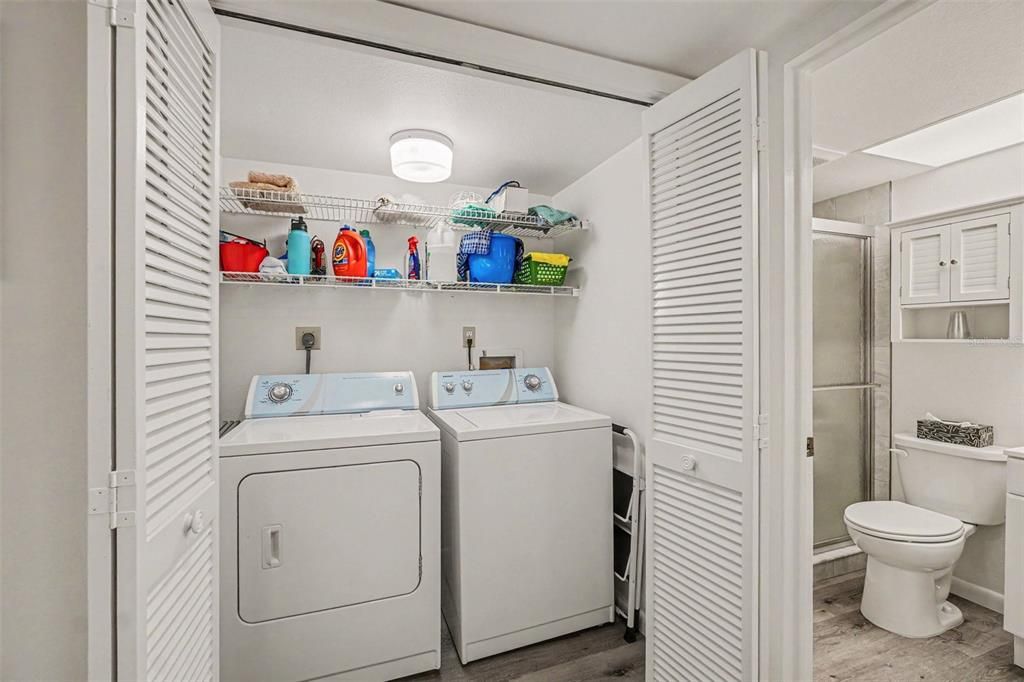 На продажу: $199,900 (2 спален, 2 ванн, 1394 Квадратных фут)