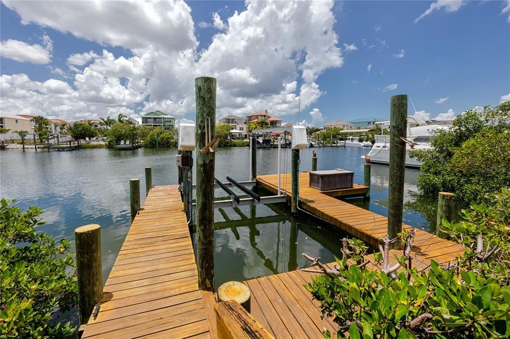For Sale: $774,000 (3 beds, 2 baths, 1912 Square Feet)