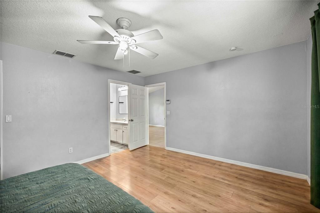 For Sale: $329,898 (3 beds, 2 baths, 1687 Square Feet)