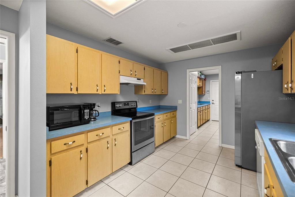 For Sale: $329,898 (3 beds, 2 baths, 1687 Square Feet)