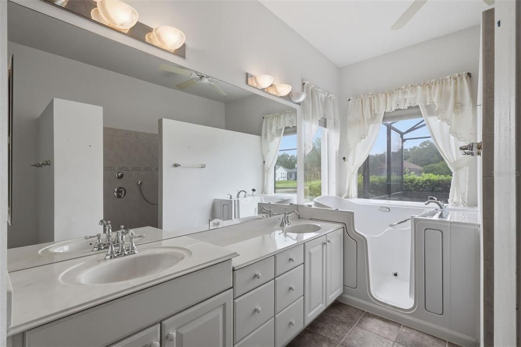 For Sale: $749,900 (4 beds, 3 baths, 2529 Square Feet)