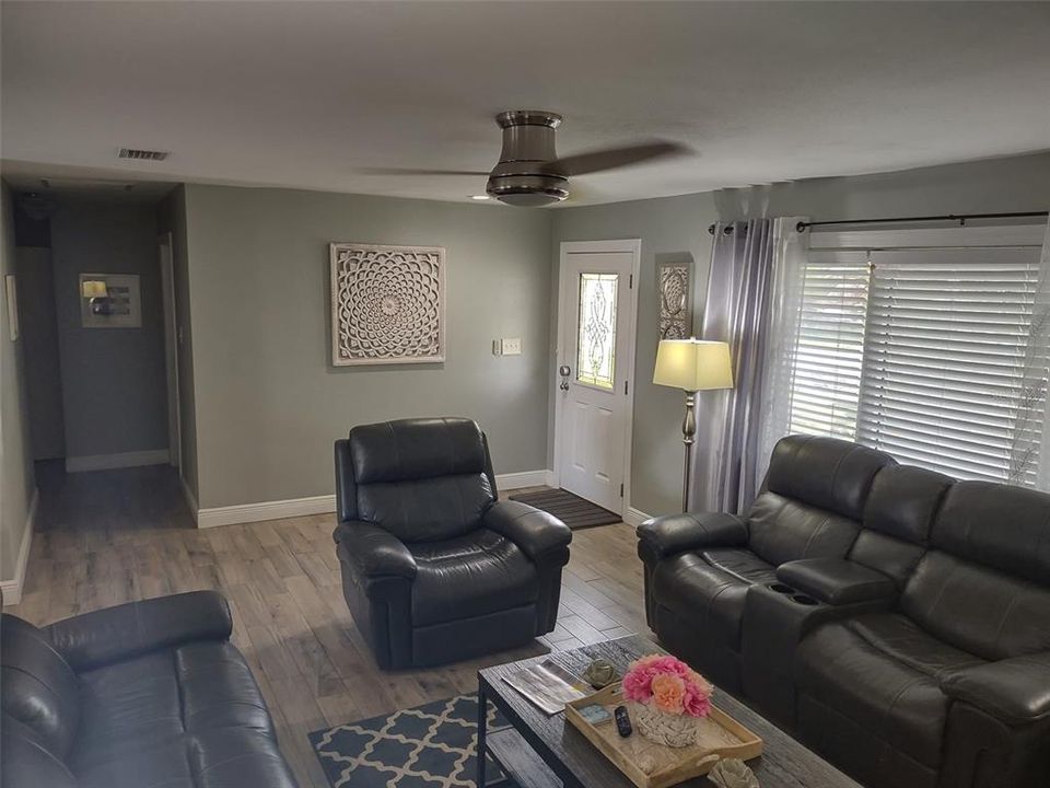 For Sale: $555,000 (3 beds, 2 baths, 1440 Square Feet)