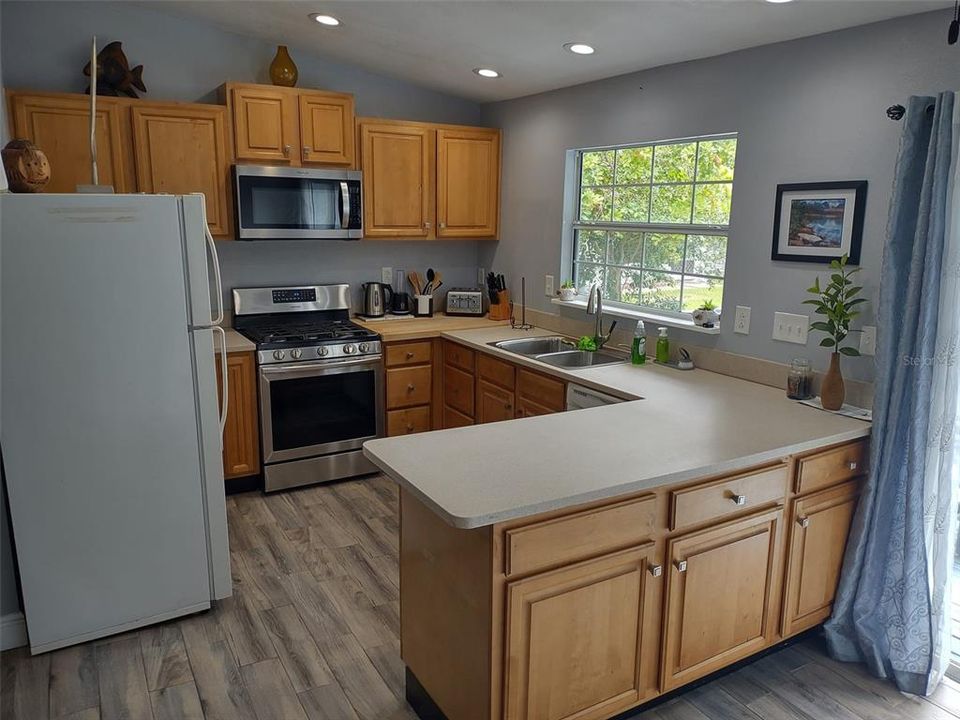 For Sale: $555,000 (3 beds, 2 baths, 1440 Square Feet)