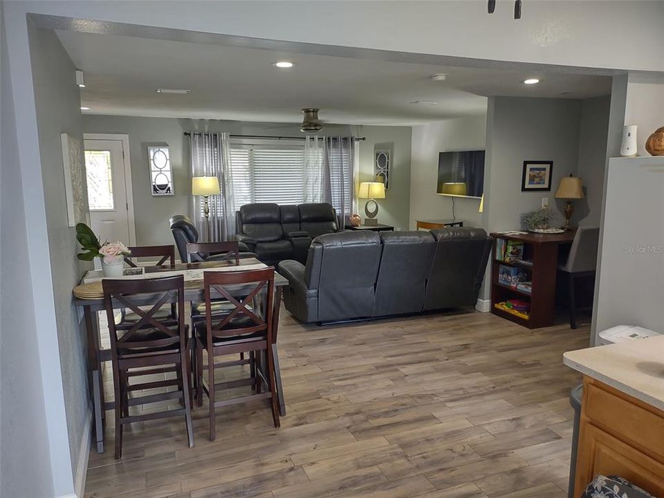 For Sale: $555,000 (3 beds, 2 baths, 1440 Square Feet)