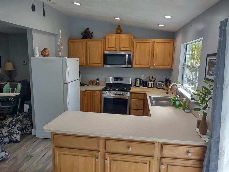 For Sale: $555,000 (3 beds, 2 baths, 1440 Square Feet)