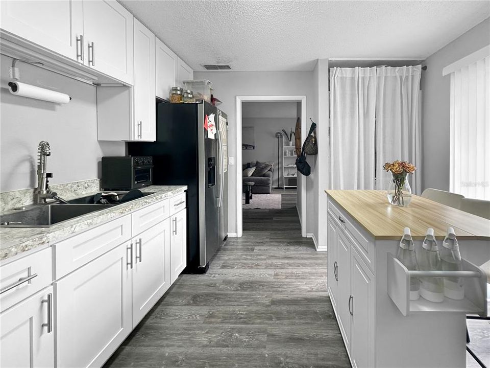 For Rent: $1,420 (2 beds, 1 baths, 780 Square Feet)