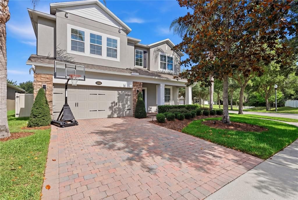 Active With Contract: $850,000 (5 beds, 5 baths, 3716 Square Feet)