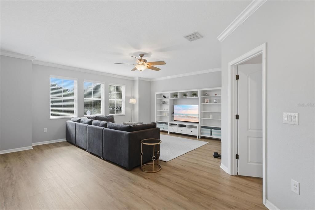 Active With Contract: $850,000 (5 beds, 5 baths, 3716 Square Feet)