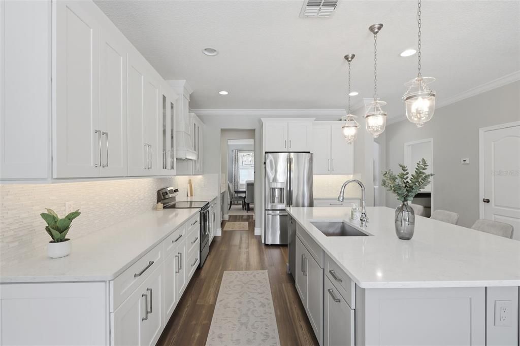 Active With Contract: $850,000 (5 beds, 5 baths, 3716 Square Feet)