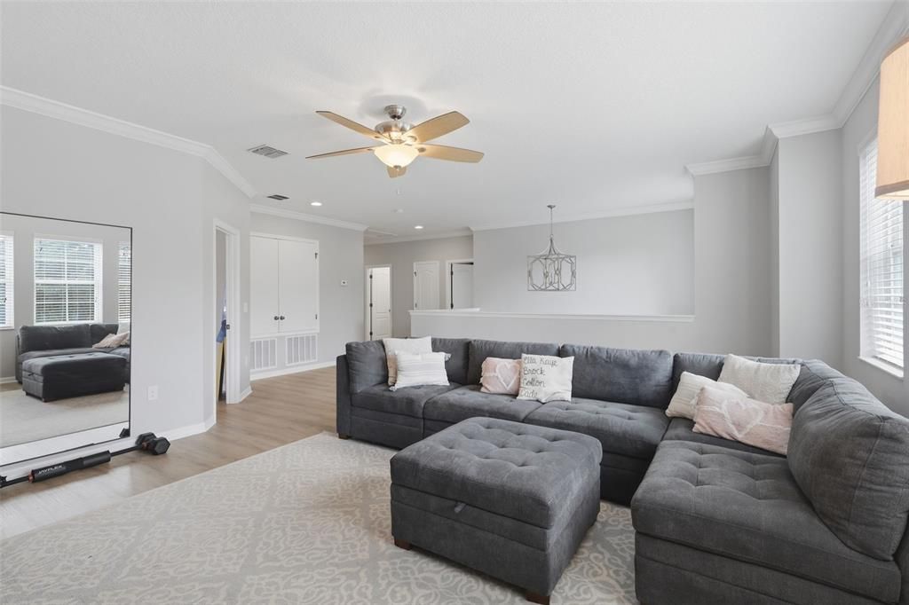 Active With Contract: $850,000 (5 beds, 5 baths, 3716 Square Feet)