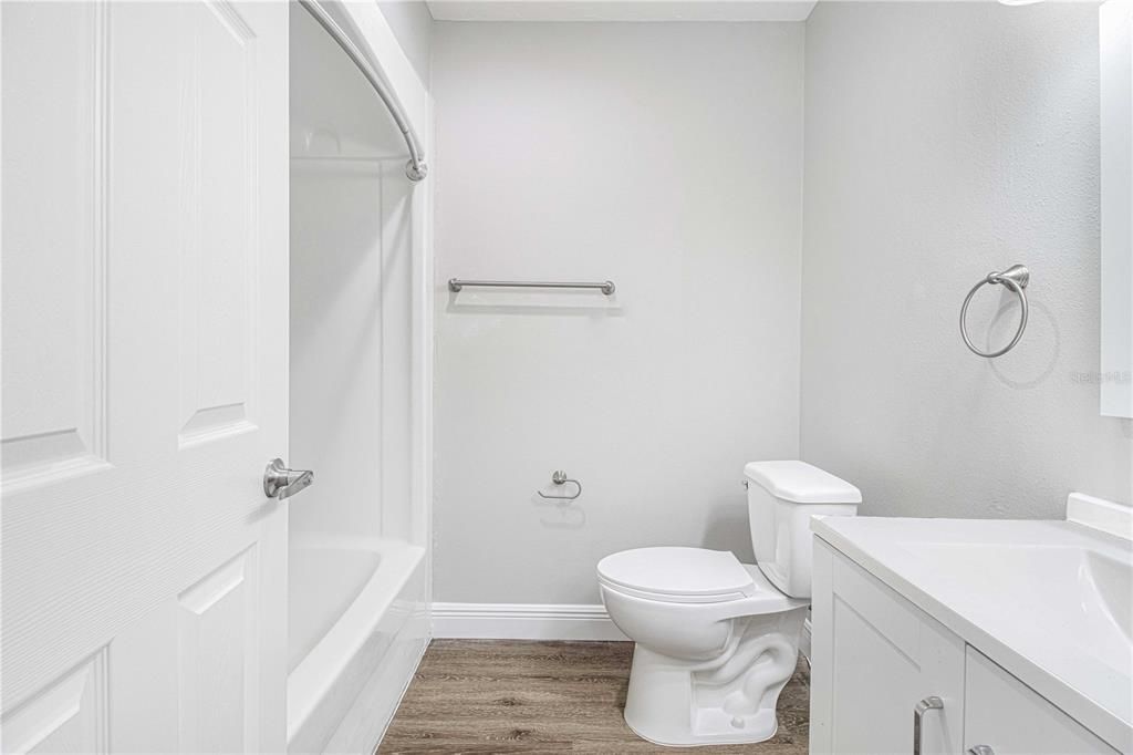 На продажу: $699,999 (8 спален, 0 ванн, 3870 Квадратных фут)