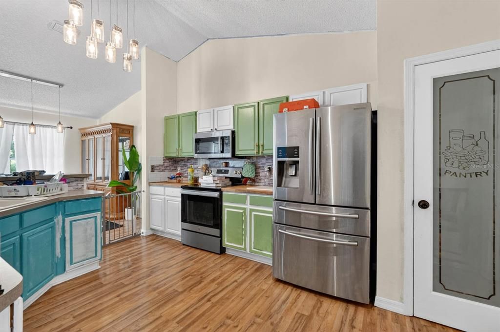 For Sale: $299,000 (3 beds, 2 baths, 1770 Square Feet)