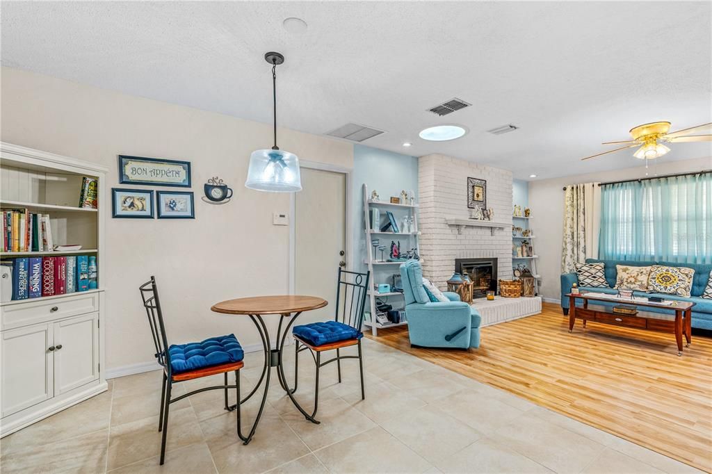 For Sale: $315,000 (3 beds, 2 baths, 1554 Square Feet)