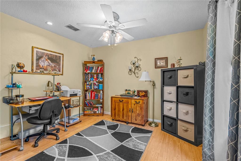 For Sale: $315,000 (3 beds, 2 baths, 1554 Square Feet)