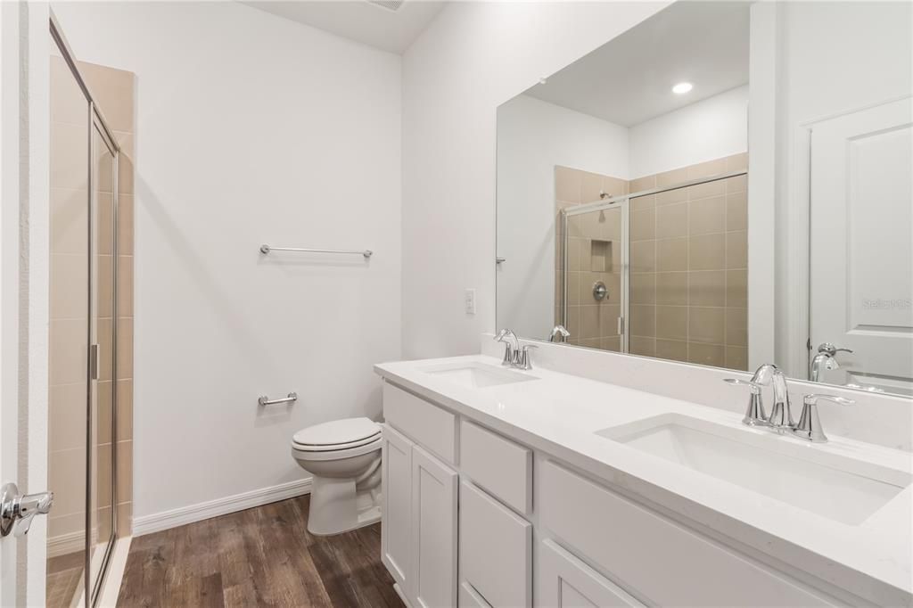 В аренду: $2,300 (3 спален, 2 ванн, 1463 Квадратных фут)