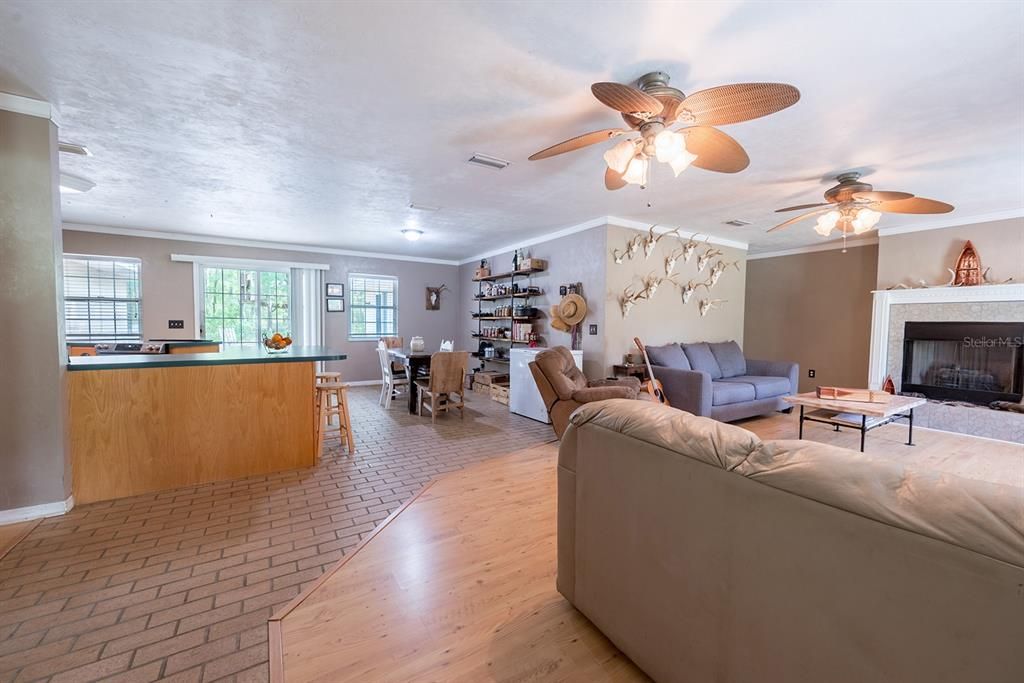 For Sale: $417,000 (3 beds, 2 baths, 1968 Square Feet)