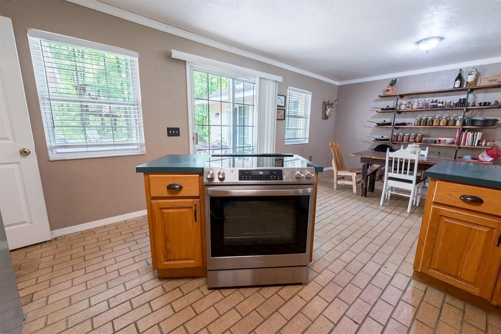 For Sale: $417,000 (3 beds, 2 baths, 1968 Square Feet)