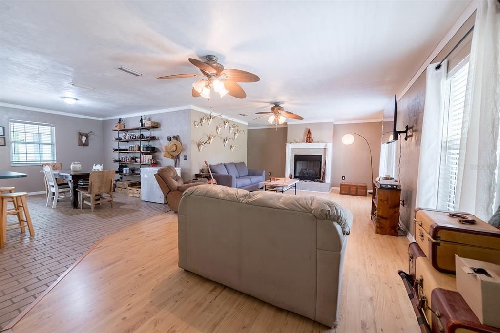 For Sale: $417,000 (3 beds, 2 baths, 1968 Square Feet)