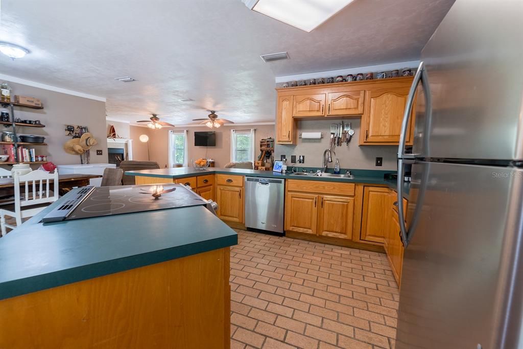 For Sale: $417,000 (3 beds, 2 baths, 1968 Square Feet)