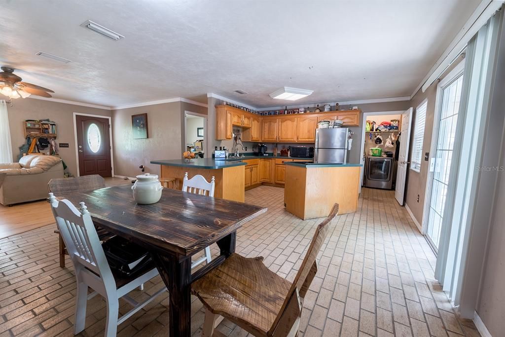 For Sale: $417,000 (3 beds, 2 baths, 1968 Square Feet)