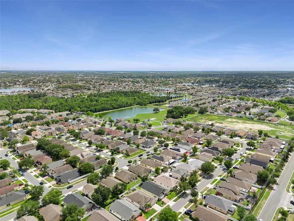 Под контрактом: $399,900 (4 спален, 2 ванн, 1872 Квадратных фут)